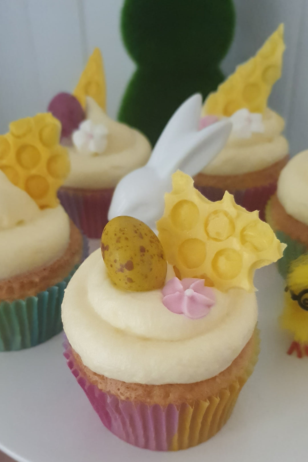 Vanilla Cupcakes with Lemon Curd & Manuka Honey with Ginger Cream Filling